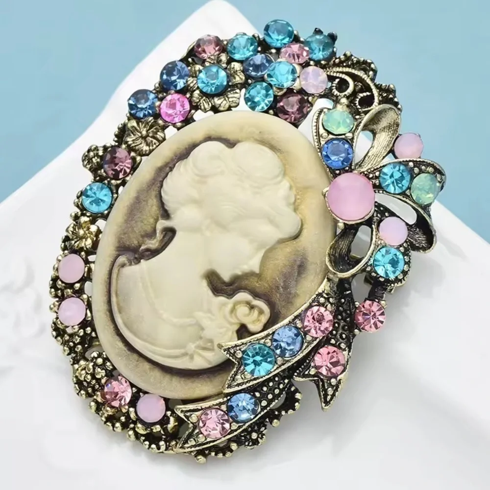 Cameo Vintage Brooch with Multicolor Crystals